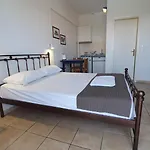 Filoxenia Apartments & Studios